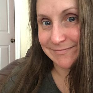 Meet your Posher, Lora